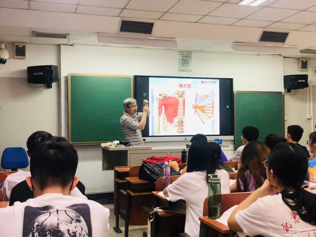 8f84359a1f7542b1b9a403e623c00659.jpg 8f84359a1f7542b1b9a403e623c00659.jpg